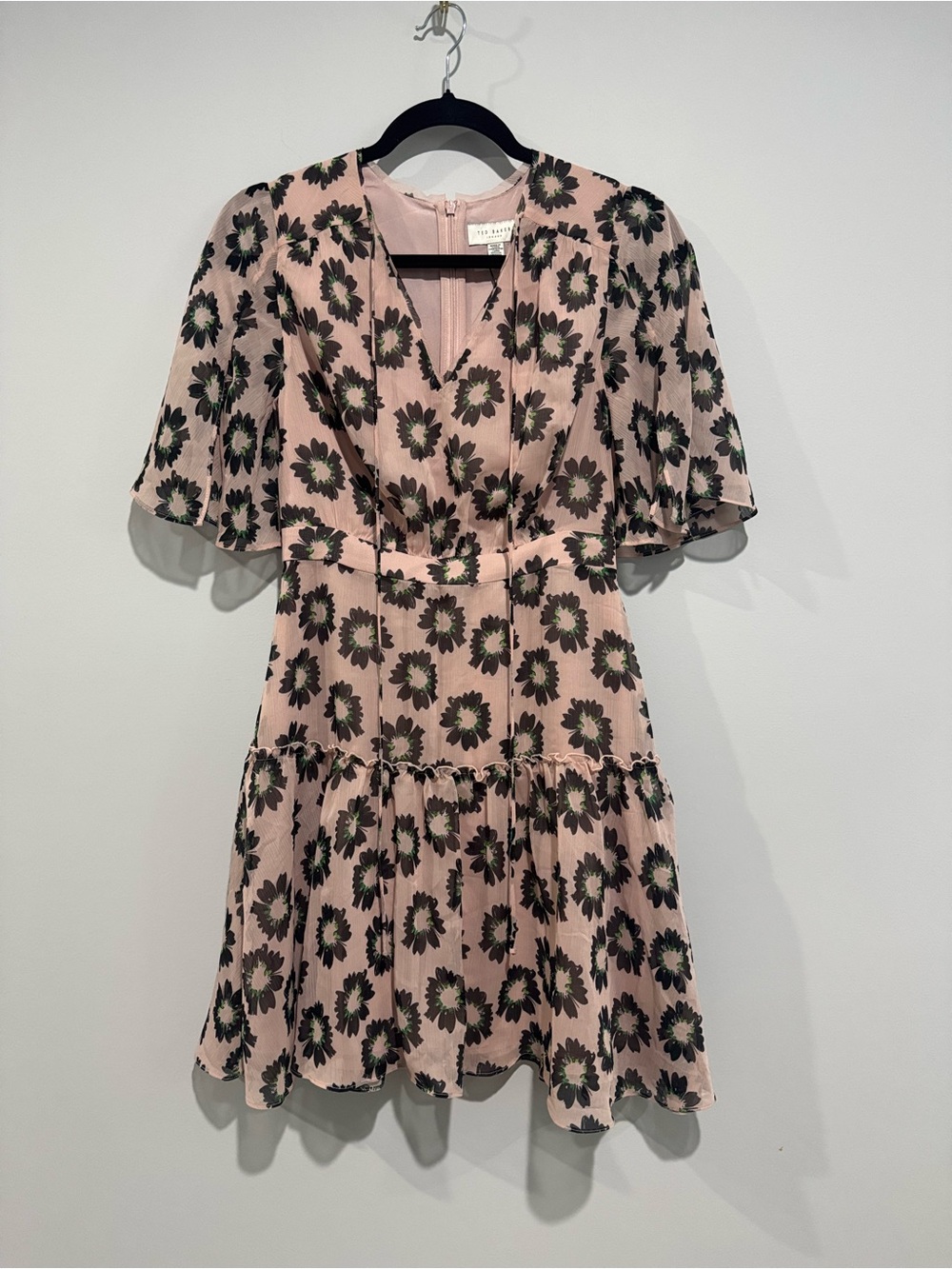 NWT Ted Baker Pink Floral Tiered Short Dress with V-Neck SZ 1